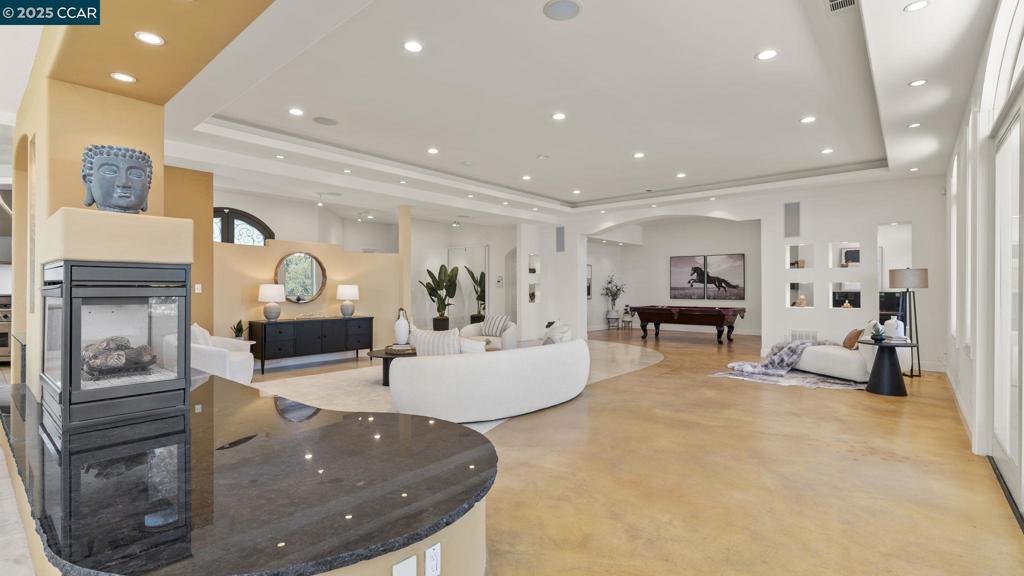 THE HILL - Residential