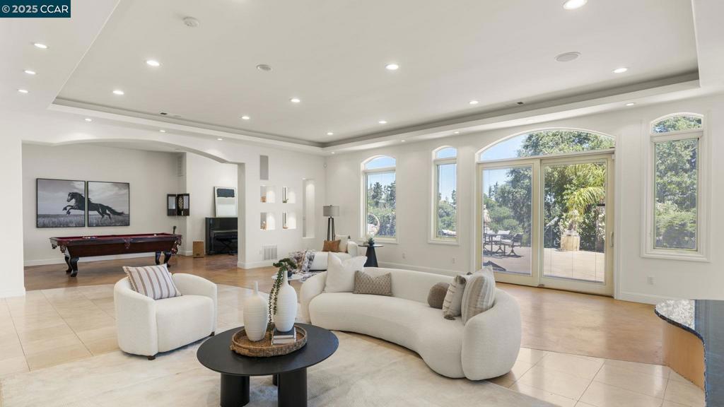 THE HILL - Residential