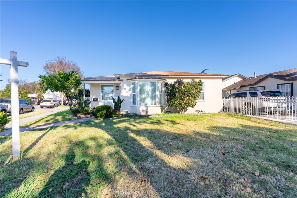 10106 Capistrano Ave