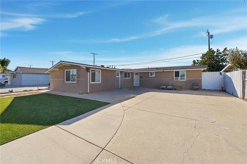 Photo of 745 N N Vine St St, Anaheim, CA 92805 (MLS # DW25272455)