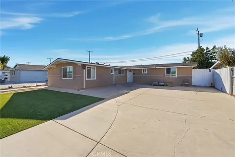 745 N N Vine St, Anaheim, CA 92805 - MLS#: DW25272455