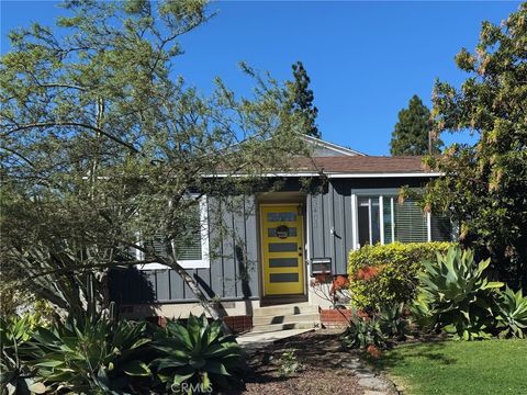 Photo of 3403 Roxanne Ave, Long Beach, CA 90808 (MLS # OC26083004)