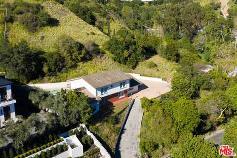 Photo of 1181 Somera Road, Los Angeles, CA 90077 (MLS # 26655659)