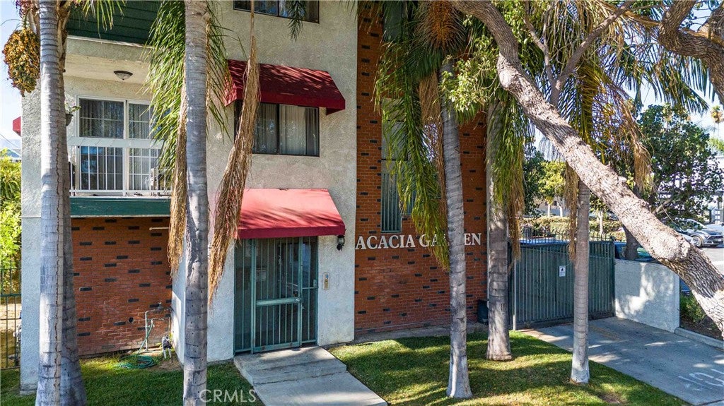 317 W Acacia 4