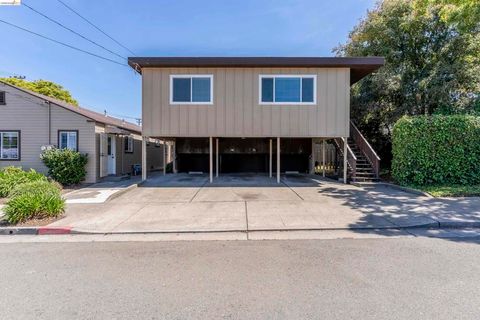 Photo of 1114 S 57Th St St, Richmond, CA 94804 (MLS # 41131615)
