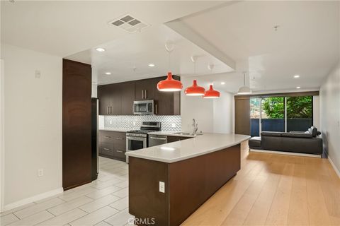 Photo of 540 S Kenmore Avenue #203, Los Angeles, CA 90020 (MLS # BB26136125)