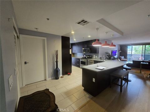 Photo of 540 S Kenmore Avenue #203, Los Angeles, CA 90020 (MLS # BB26136125)