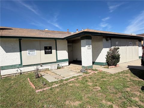 Photo of 1704 Colwyn Ave, Highland, CA 92346 (MLS # CV26033022)