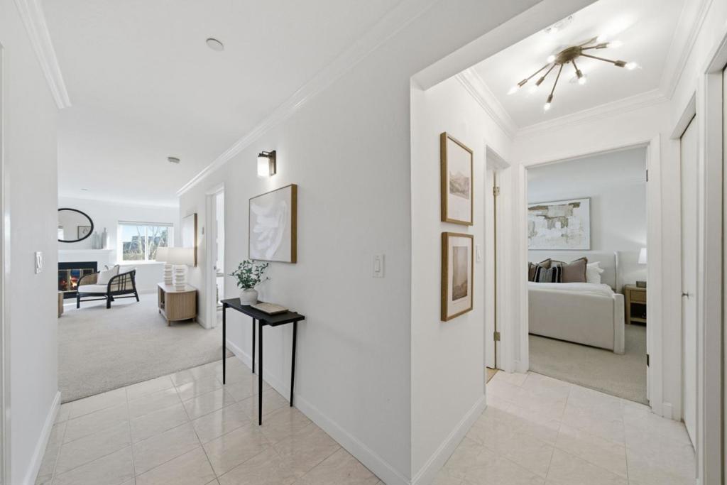 320 Peninsula Avenue 409