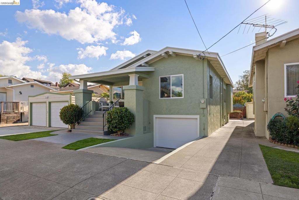 367 Cavour Street