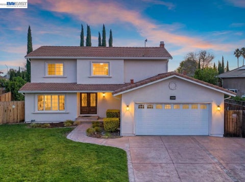 Photo of 45399 Little Foot Pl PL, Fremont, CA 94539 (MLS # 41149201)