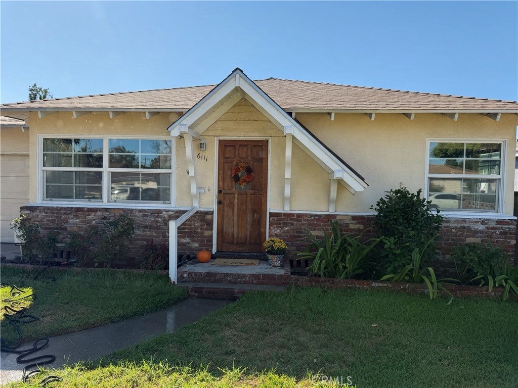 6111 Loma AVE