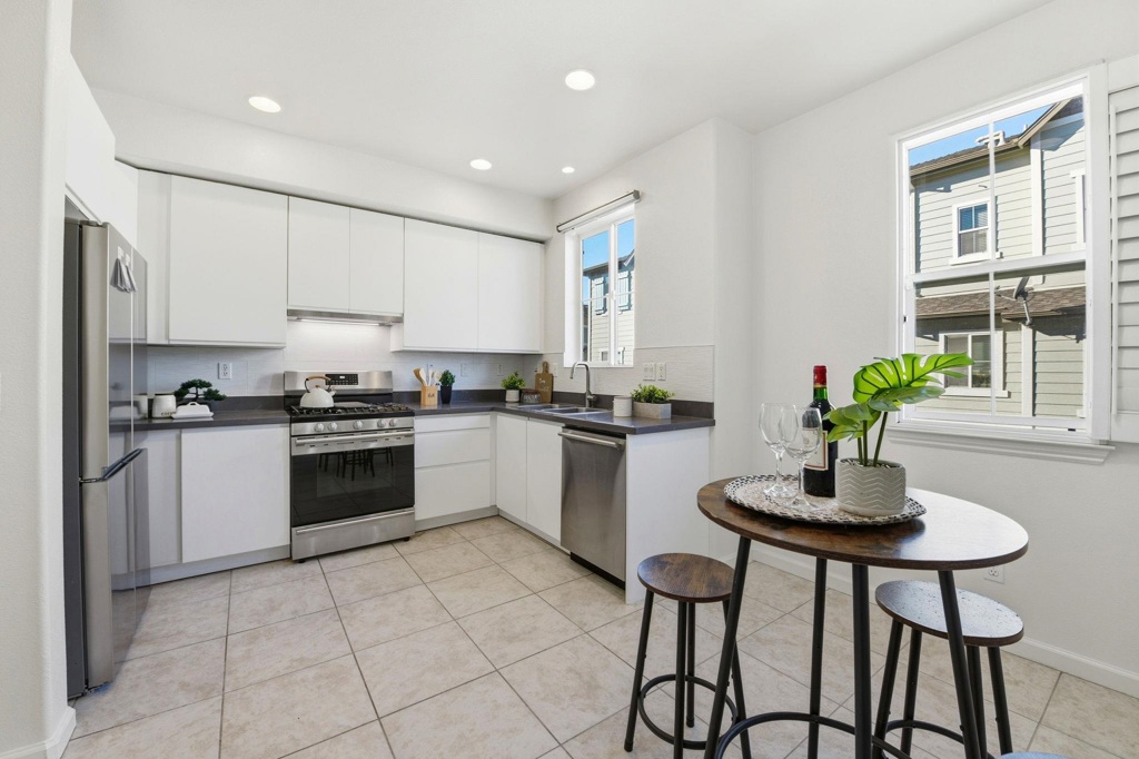 43220 Giovanni Terrace