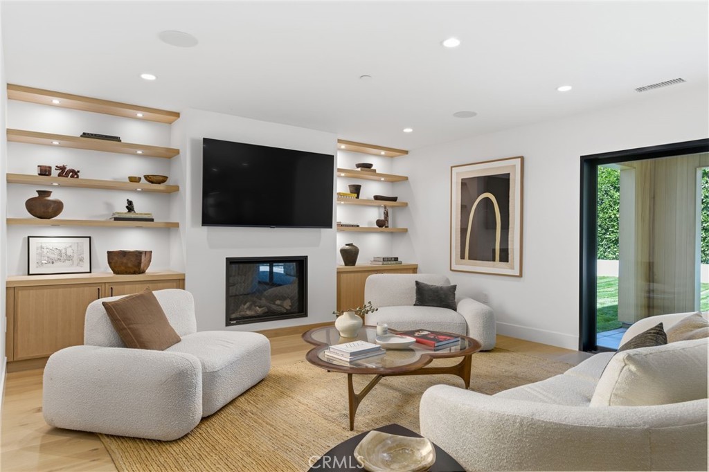 3024 Country Club