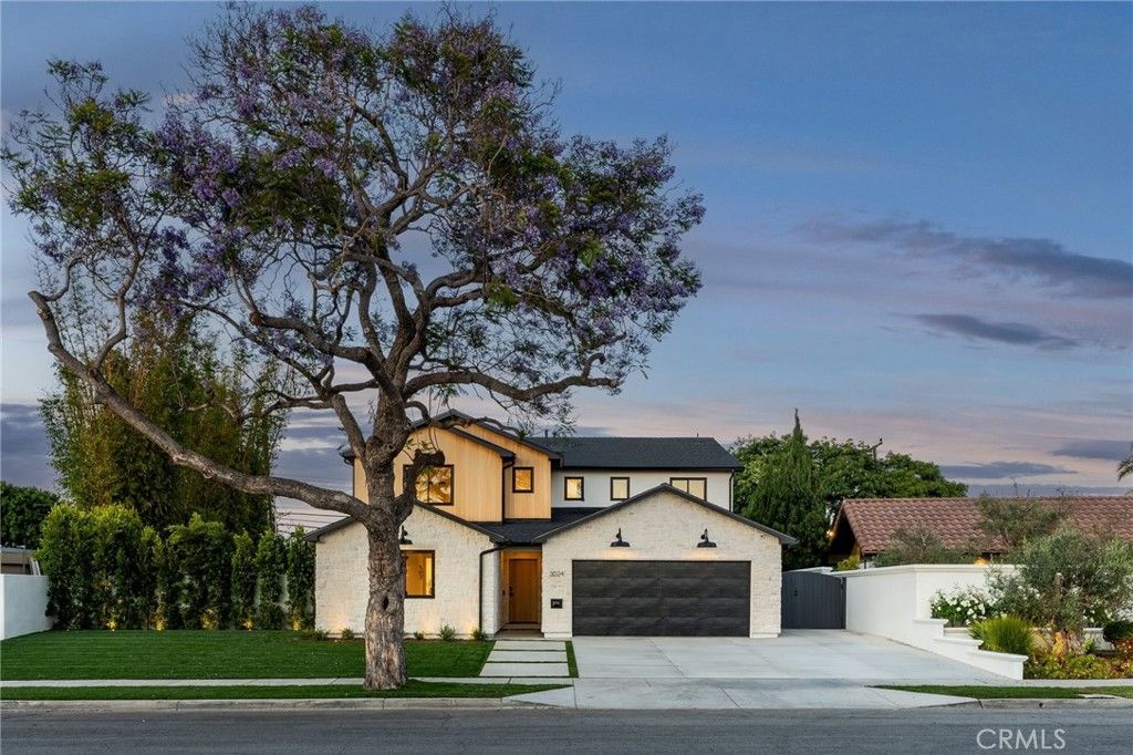 Photo of 3024 Country Club DR, Costa Mesa, CA 92626 (MLS # NP26097316)