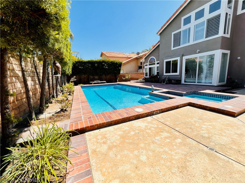 Huntington Court (HUNC) - Residential Lease