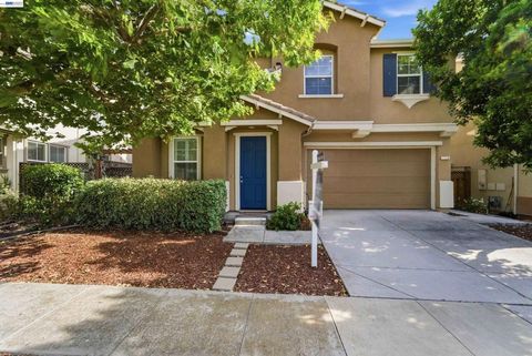 Photo of 7129 Cerro Crest Dr DR, San Jose, CA 95138 (MLS # 41134669)