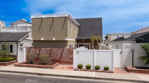Photo of 238 Walnut Street, Newport Beach, CA 92663 (MLS # NP26125847)