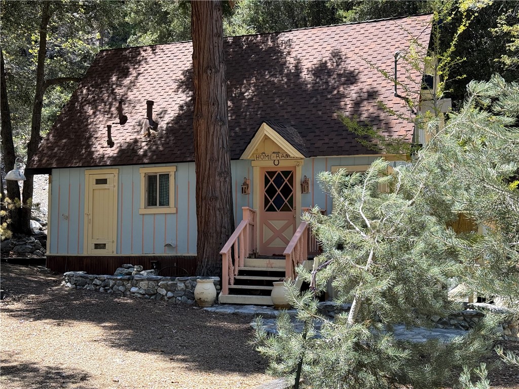 Looking for the perfect mountain getaway, bachelor pad, or first home? Affectionately dubbed “The Ranch” by its current owner, this charming forest retreat is ready for a new name—and a new chapter. Tucked deep in the woods, this cozy hideaway features 1 bedroom on the main floor, a sleeping loft above, and a full bathroom.
The inviting living area is warmed by a classic wood-burning stove—ideal for crisp mountain evenings. While this home could use a little TLC (think fresh paint and new flooring), it’s a solid canvas with endless potential. Manageable in size and easy to maintain, it’s priced to reflect the opportunity.
Homes like this don’t last long—schedule your showing today and make it your own mountain escape.