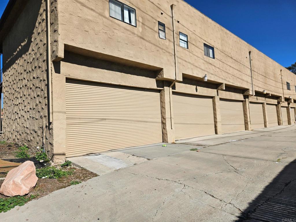 3911 N Cordoba Avenue