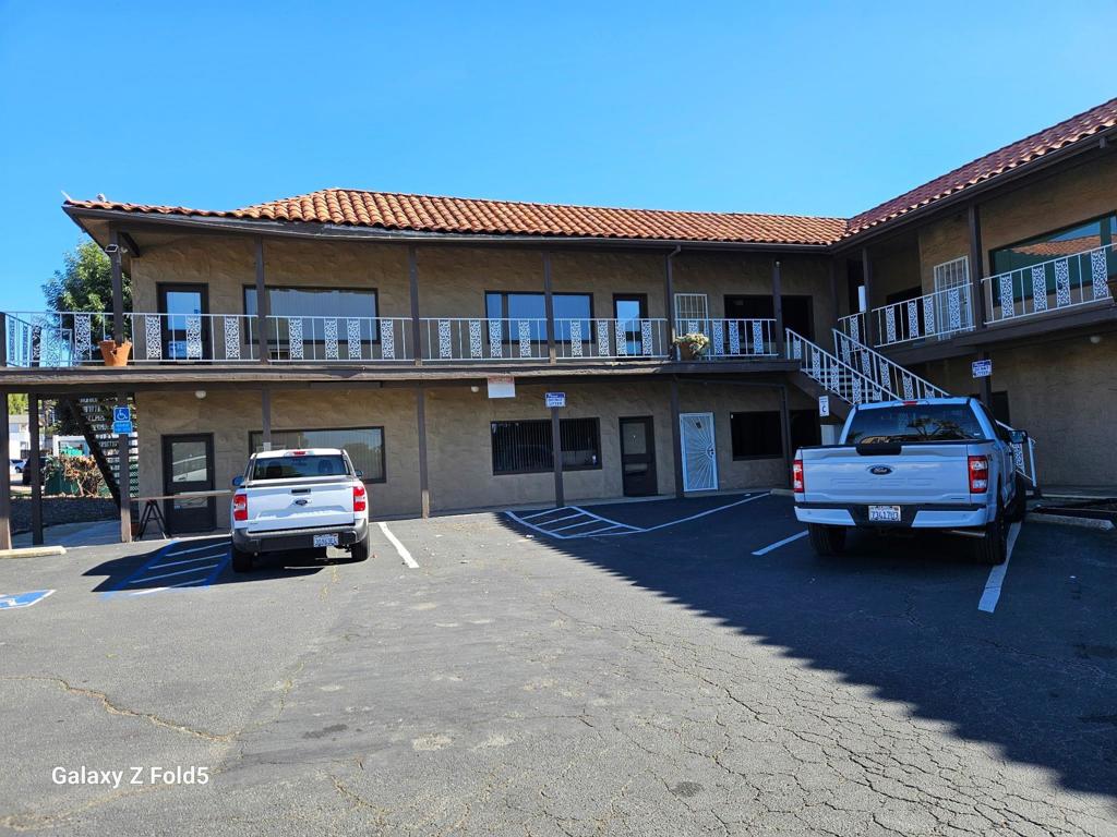 3911 N Cordoba Avenue