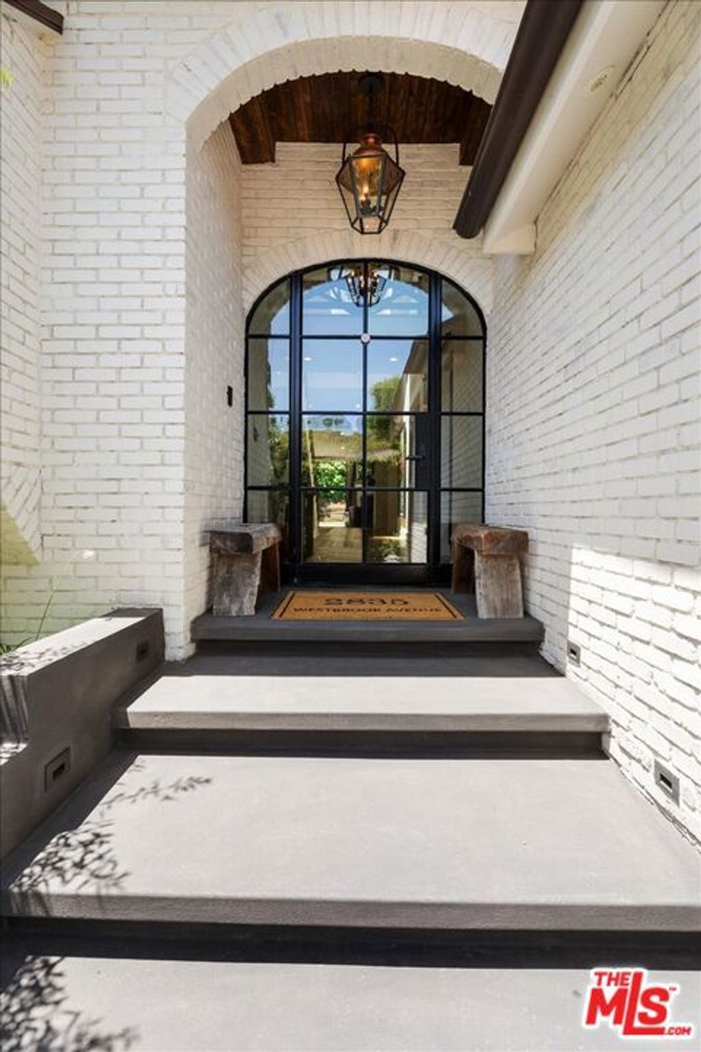 Photo of 2835 Westbrook Avenue, Los Angeles, CA 90046 (MLS # 25594565)