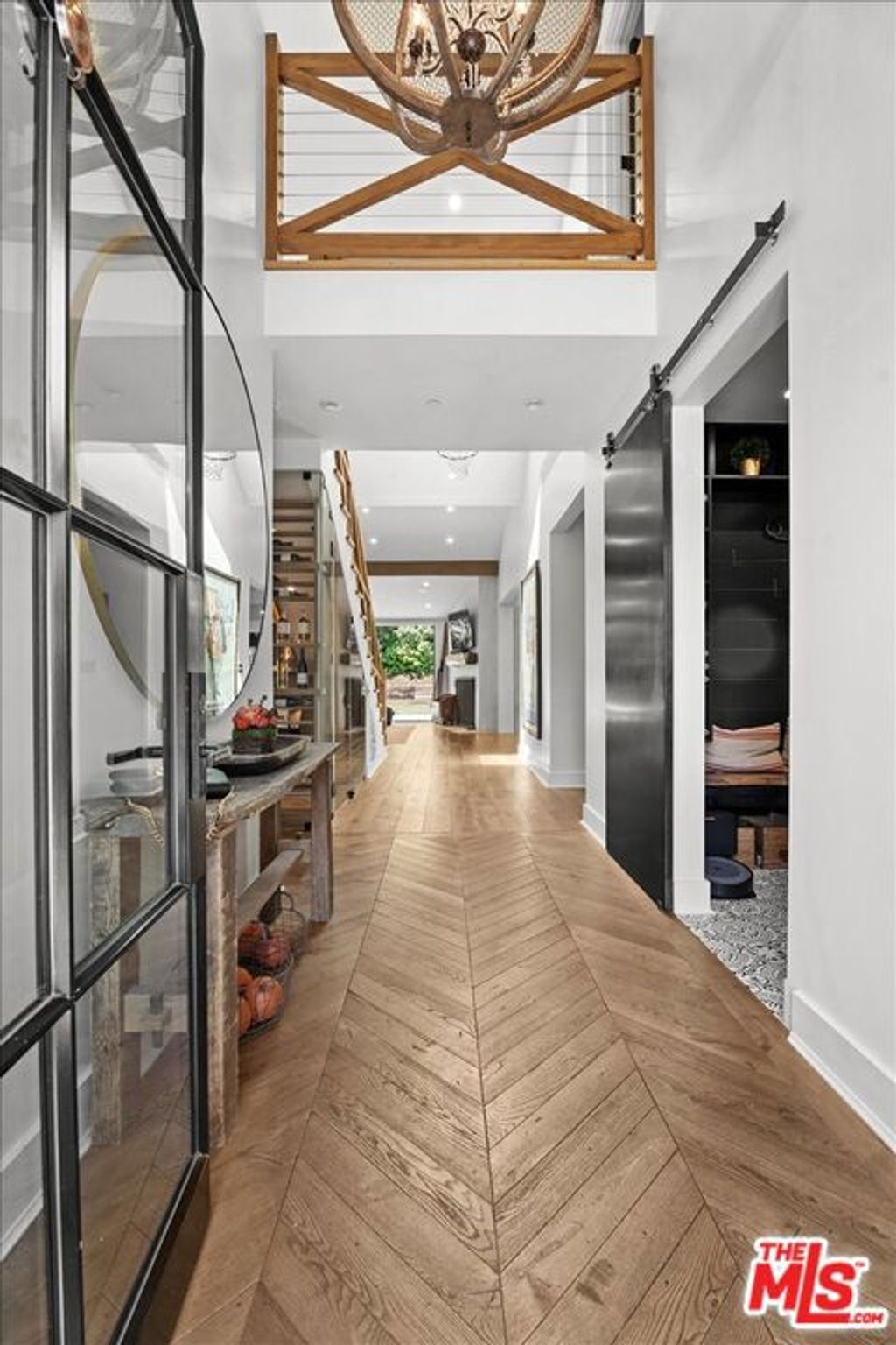 Photo of 2835 Westbrook Avenue, Los Angeles, CA 90046 (MLS # 25594565)