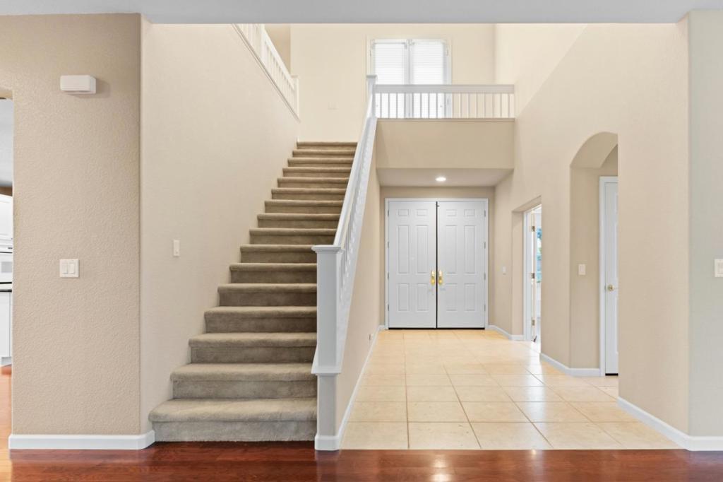 5011 Pacific Crest Drive