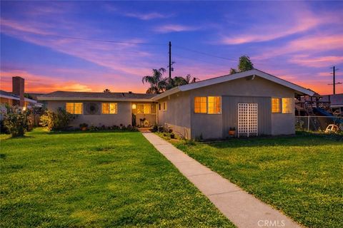 Photo of 964 E La Verne, Pomona, CA 91767 (MLS # DW26058891)