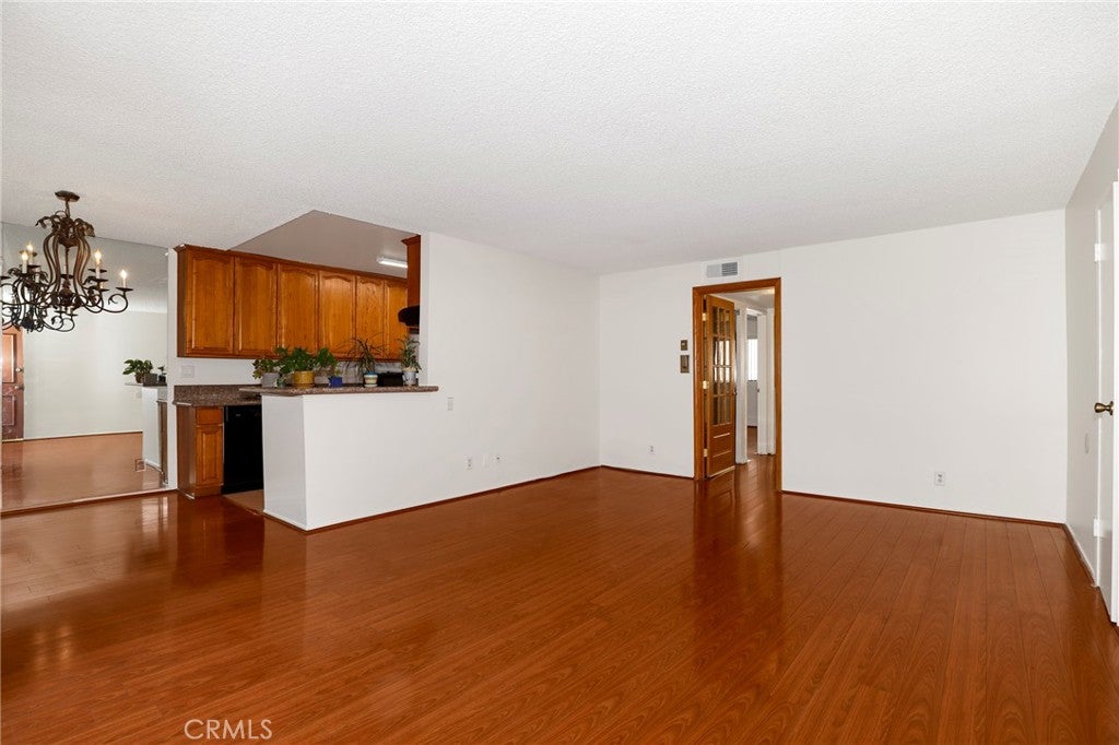 5403 Newcastle Avenue 28