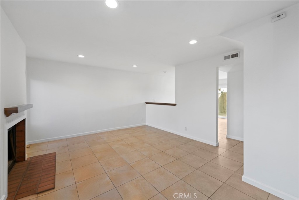 Properties 2 17641 Windward