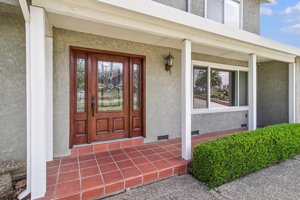 17365 Oak Leaf Drive