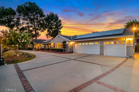 MLS: SR26141832