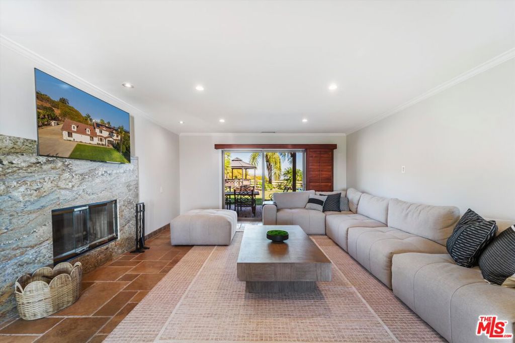 27120 Avenida Del Oro