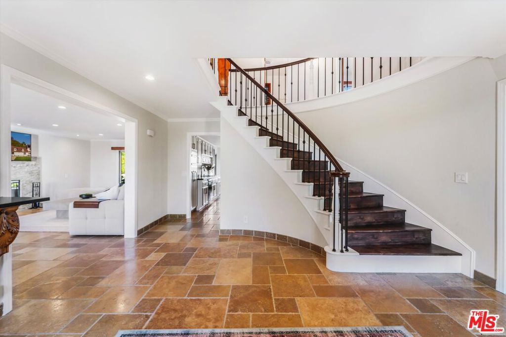 27120 Avenida Del Oro