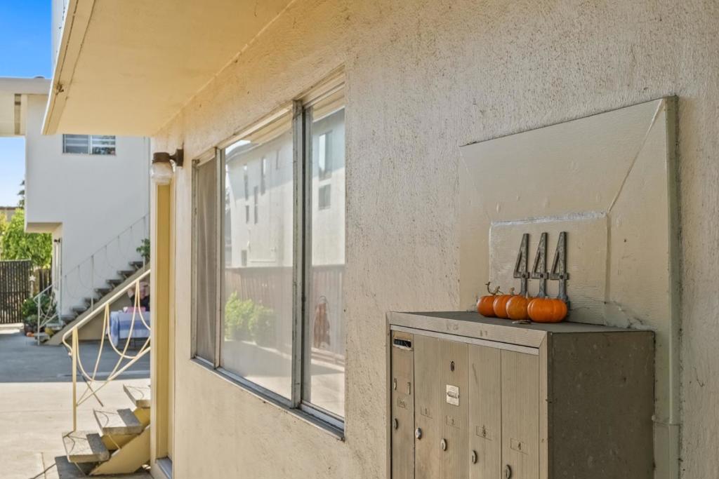 444 Villa Terrace
