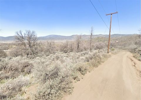 Photo of 0 Chalet Rd, Tehachapi, CA 93561 (MLS # HD25159032) Photo of 0 Chalet Rd, Tehachapi, CA 93561 (MLS # HD25159032)