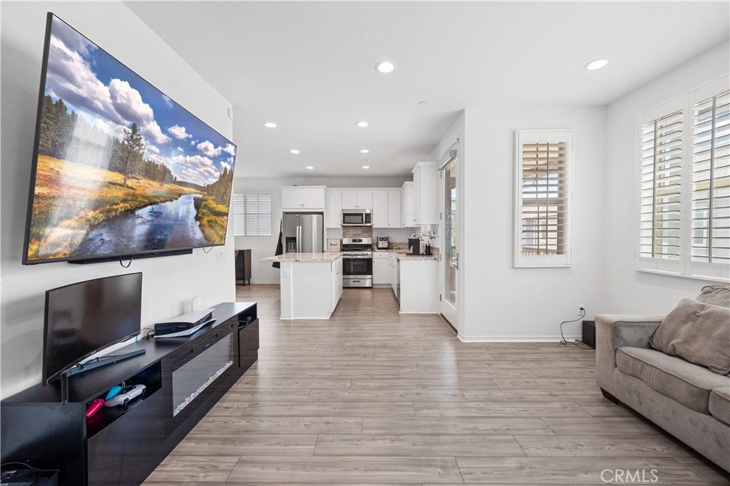 15977 Main