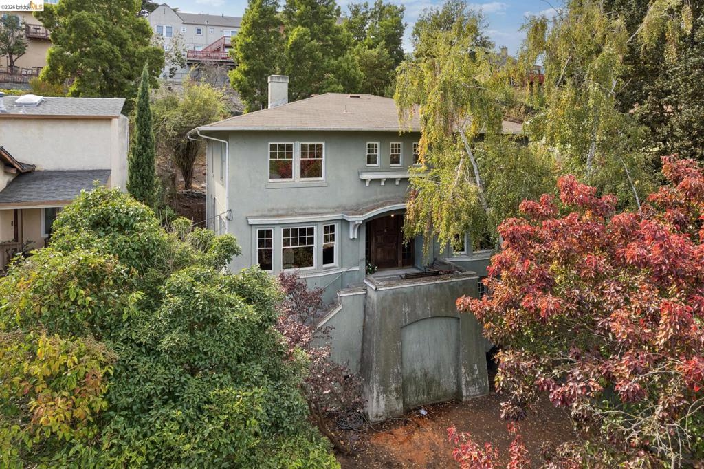 685 Rosal Ave