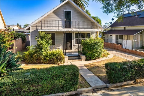 Photo of 324 W 2nd ST, San Dimas, CA 91773 (MLS # CV26157978)