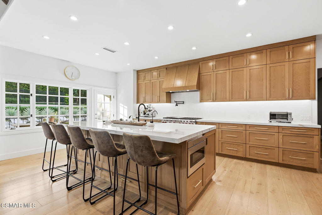 Westlake Village, California, 91362, United States, 4 Bedrooms Bedrooms, ,5 BathroomsBathrooms,Residential,Active,2044568