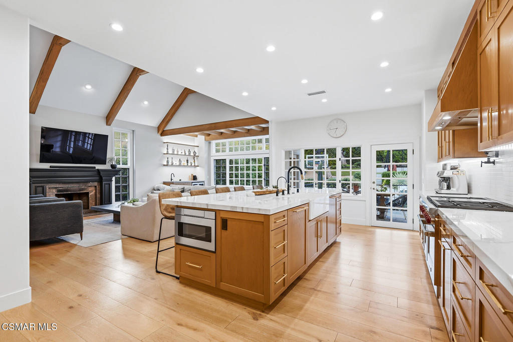 Westlake Village, California, 91362, United States, 4 Bedrooms Bedrooms, ,5 BathroomsBathrooms,Residential,Active,2044568