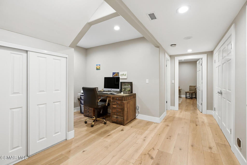 Westlake Village, California, 91362, United States, 4 Bedrooms Bedrooms, ,5 BathroomsBathrooms,Residential,Active,2044568
