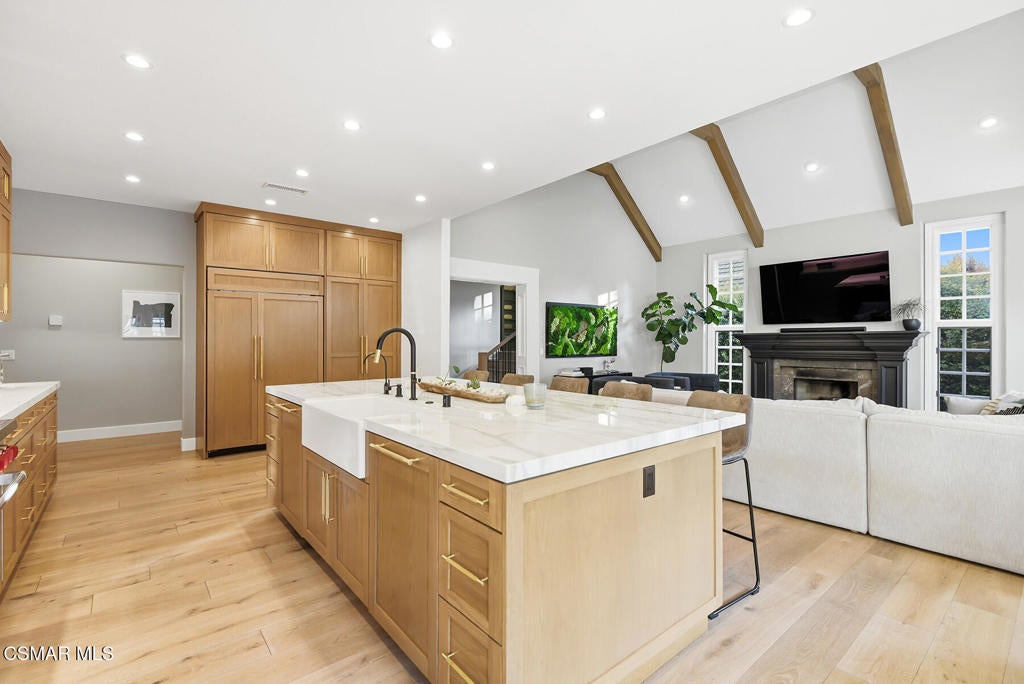 Westlake Village, California, 91362, United States, 4 Bedrooms Bedrooms, ,5 BathroomsBathrooms,Residential,Active,2044568