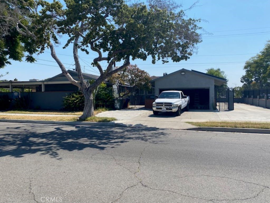 EXCELLENT TRADITIONAL NEIGHBORHOOD- This home has a great floor plan with huge potential, needs work!