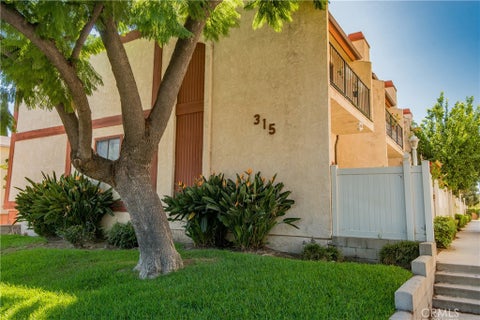 Photo of 315 S Sierra Madre Boulevard #G, Pasadena, CA 91107 (MLS # AR26141744)
