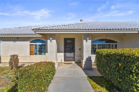 Photo of 15120 Live Oak St St, Hesperia, CA 92345 (MLS # HD26010624)