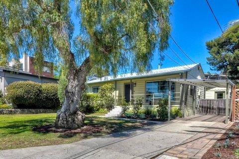 Photo of 258 Barbara Avenue, Solana Beach, CA 92075 (MLS # NDP2605113)