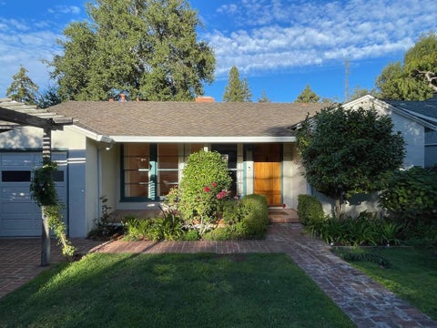 Photo of 356 Stanford Avenue, Menlo Park, CA 94025 (MLS # ML82059378)