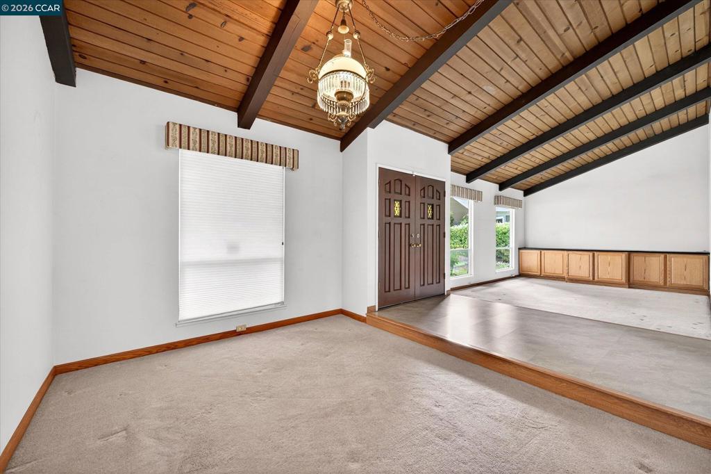 10 Edie Ct